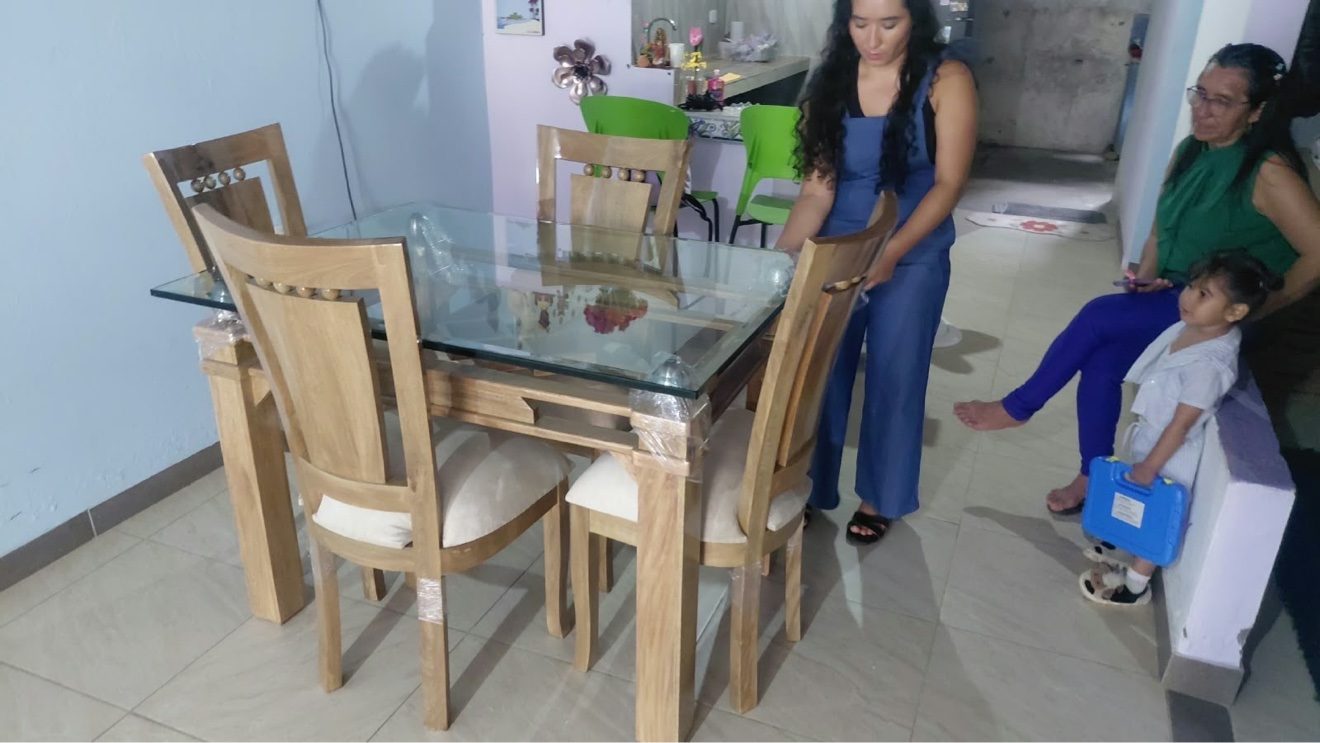 Entrega real de muebles a cliente de Elegant House, foto 10 de 16